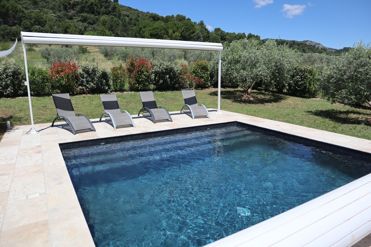 Gite Oléa, avec piscine privée chauffée.