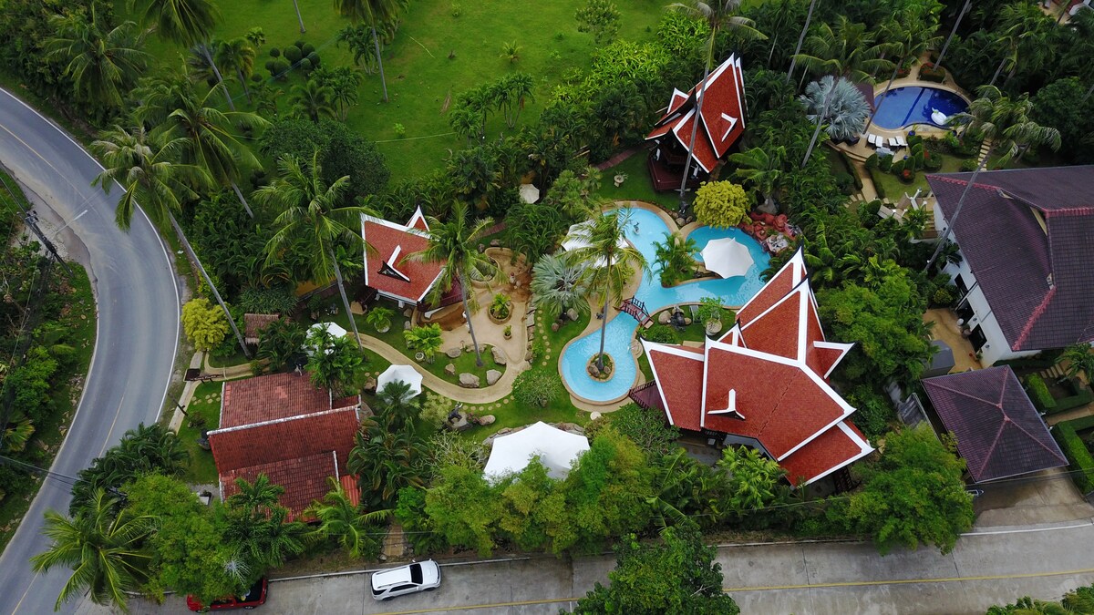 3.5BR Thai-style art pool villa in Naiharn