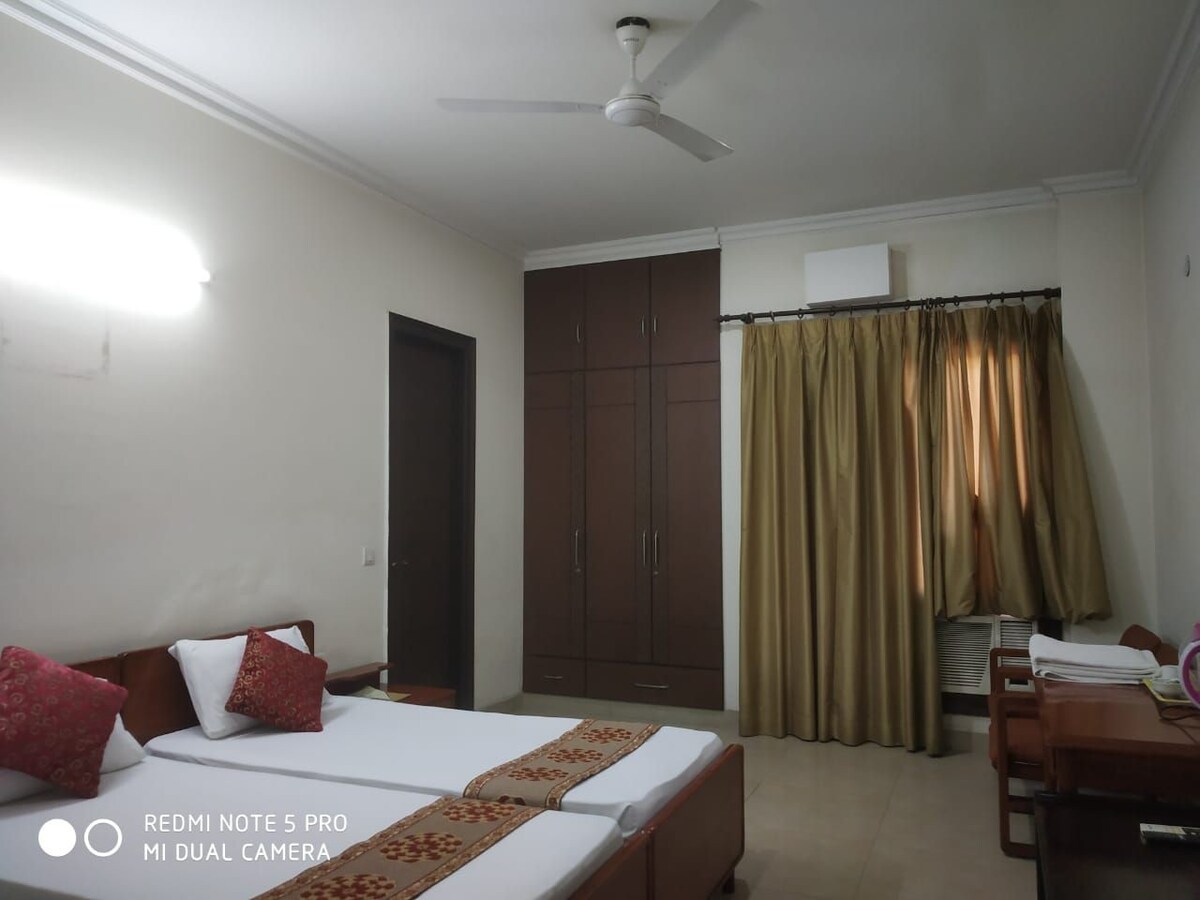 Manor Inn Suites 4BHK