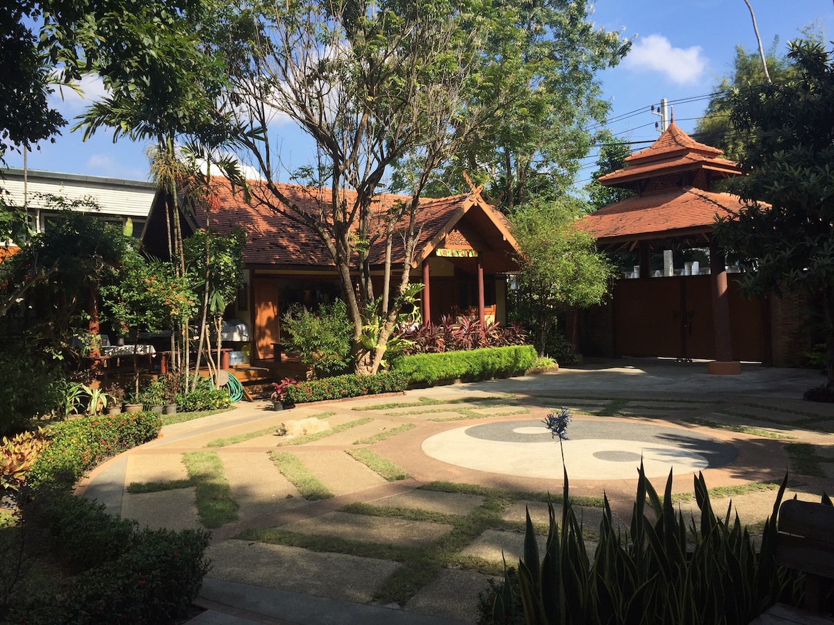 Kawila126 Chiangmai Riverside Villa Downtown