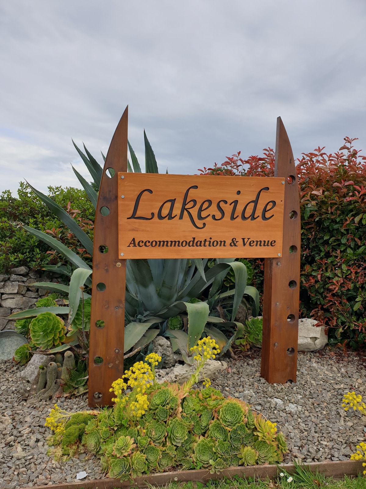 Accommodation at Lakeside and garden venue