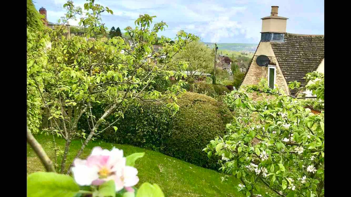 海尔斯沃思（ Nailsworth ）景观科茨沃尔德小屋