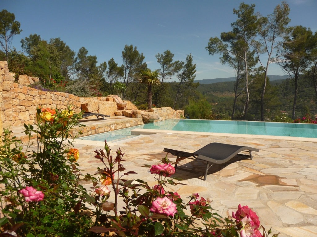 Grande villa avec piscine chauffée et spa