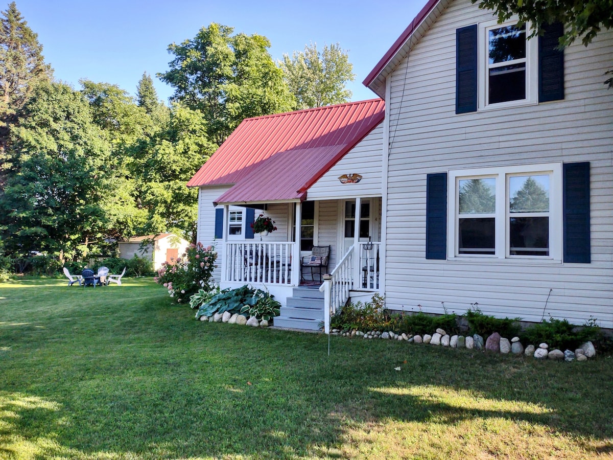 Howard 's House, Central Lake, Michigan, 49622