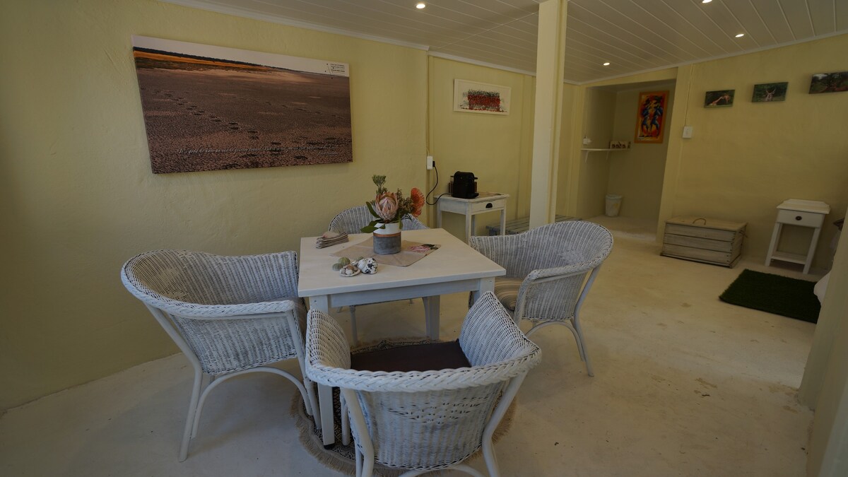 Stellar Overberg Travellers Lodge Family Cottage