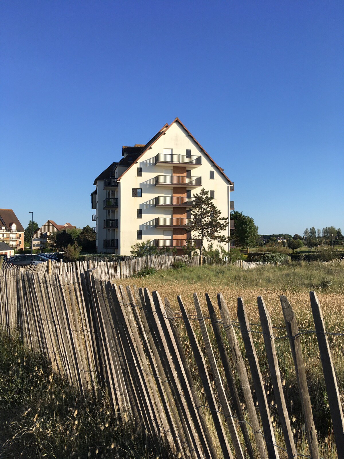 Cabourg-La mer就在您的脚下，距离海水疗法仅50米