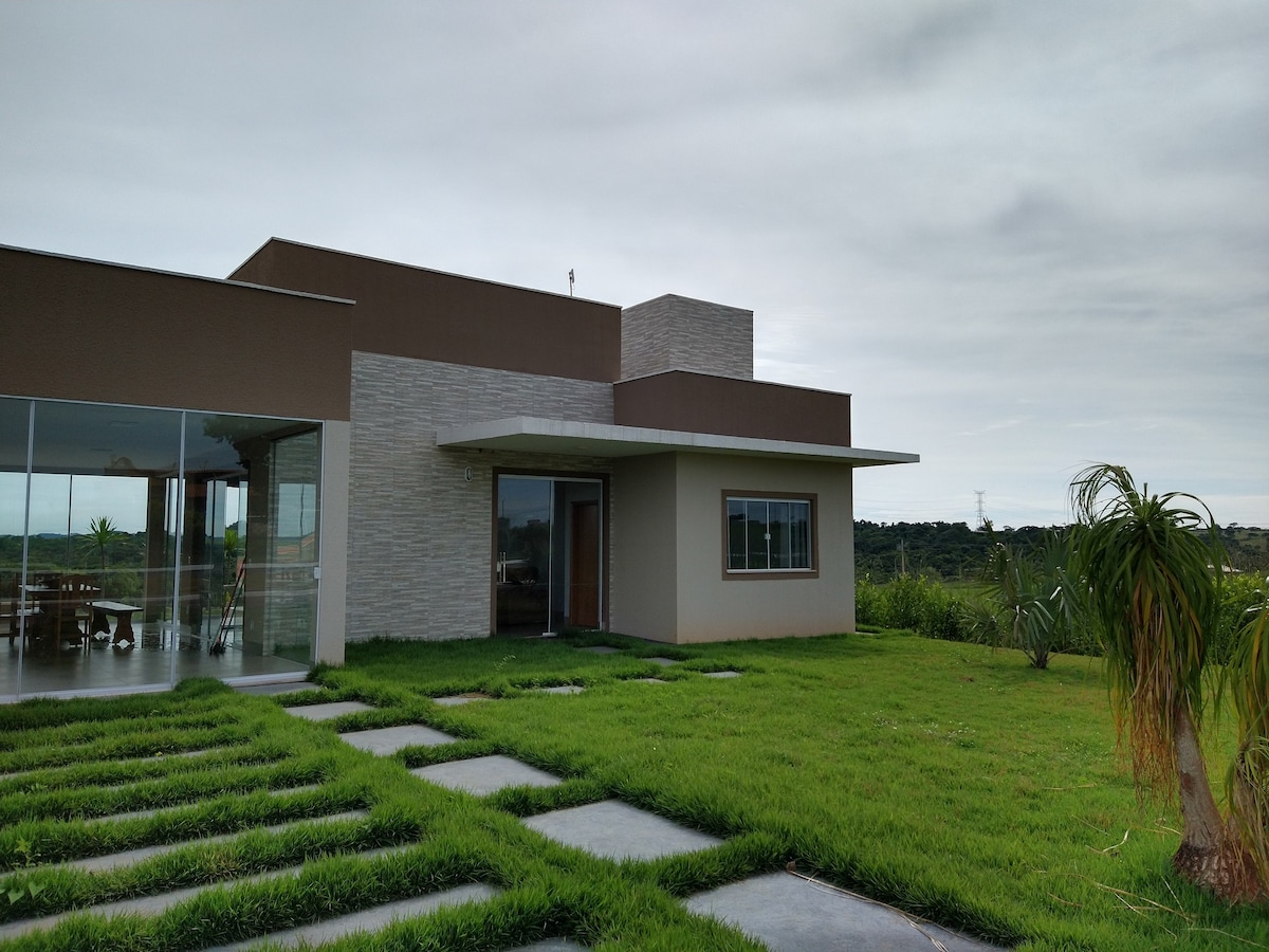 Casa de campo com wifi e piscina próximo a Goiânia