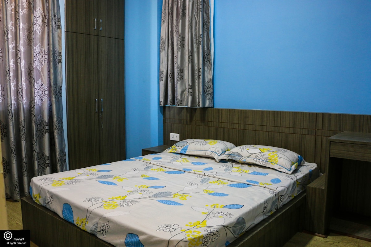 3卧室家庭公寓，带喜马拉雅景观和城市景观