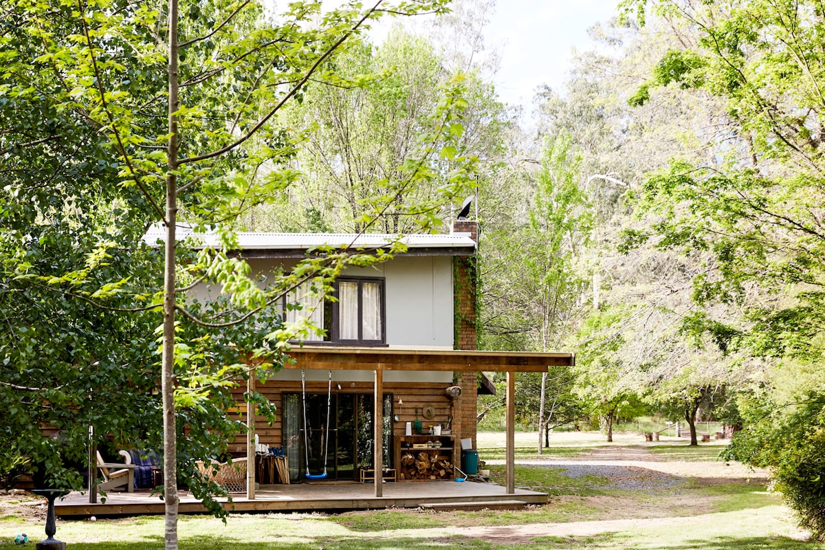 Schusters Lodge - River Frontage, Howqua Hills