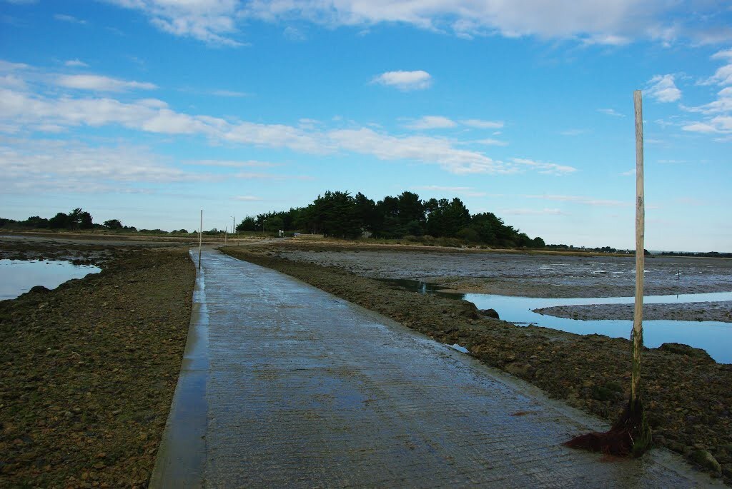 Blue Room in St Armel at 100m Morbihan Gulf ）