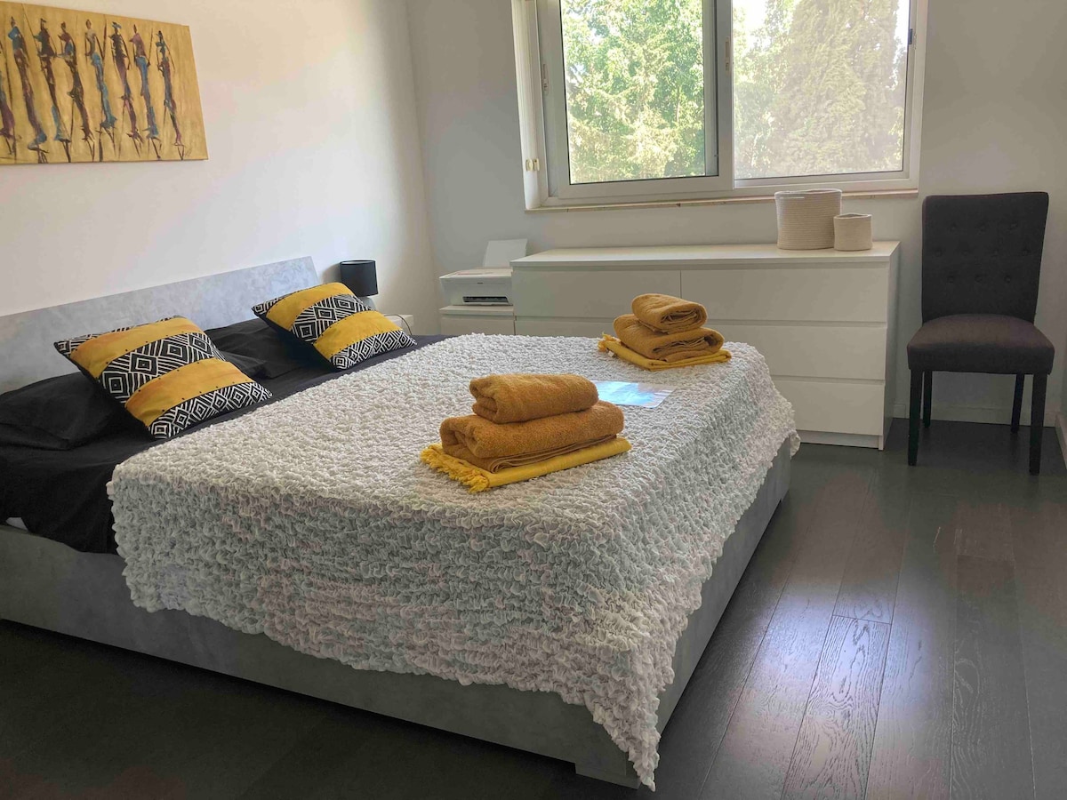 Brand new private modern room