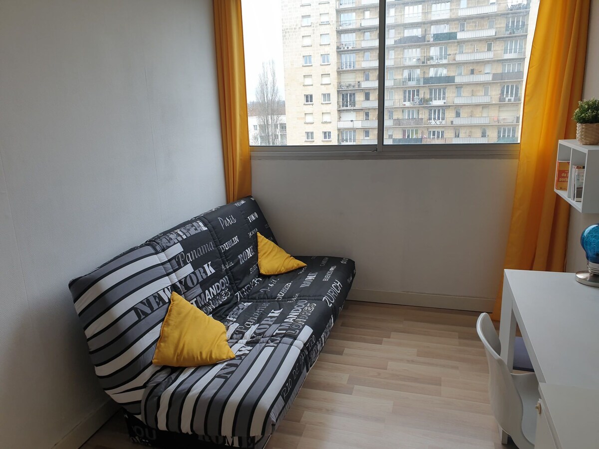 Chambre cosy dans un appartement a 20 min de Paris