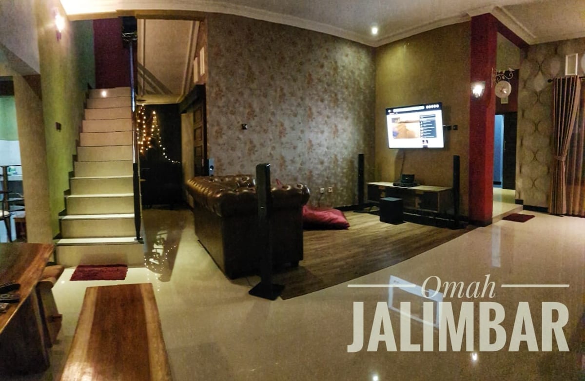 Omah Jalimbar Guest House Luas Nyaman  dan Elegan