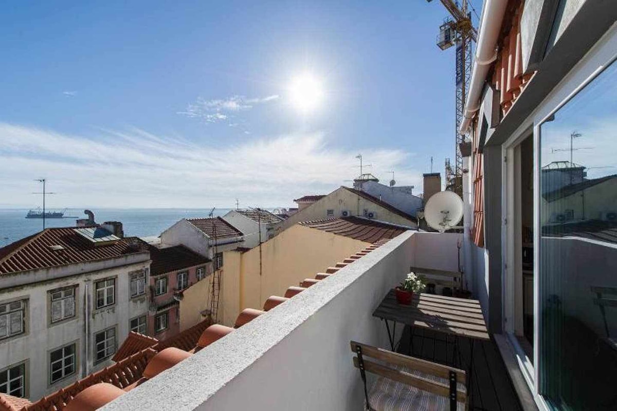 Loft in Alfama with River View