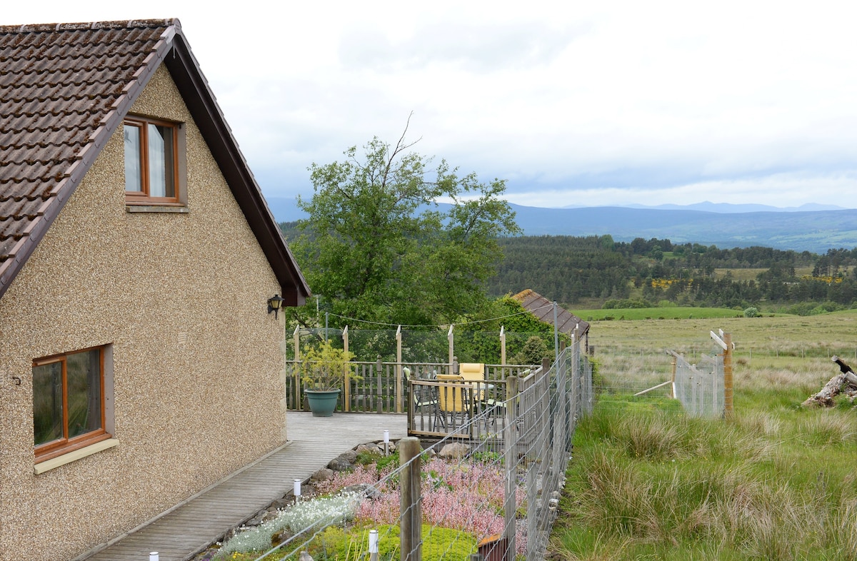 Homely cottage near Inverness and Loch Ness