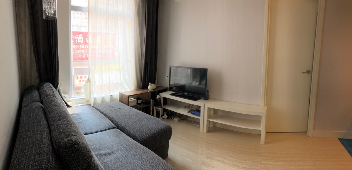 Modern 1BR in Central HK/Soho. 5m to MTR. w/ LIFT!