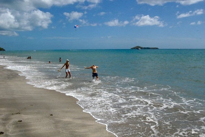 白色海岸高尔夫和海滩别墅