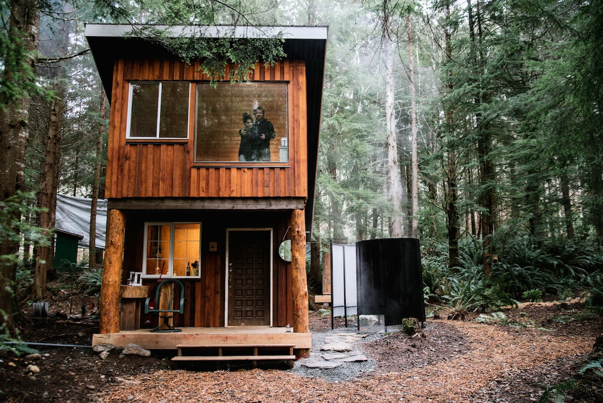 Ferngully Cabins: Redwood Cabin