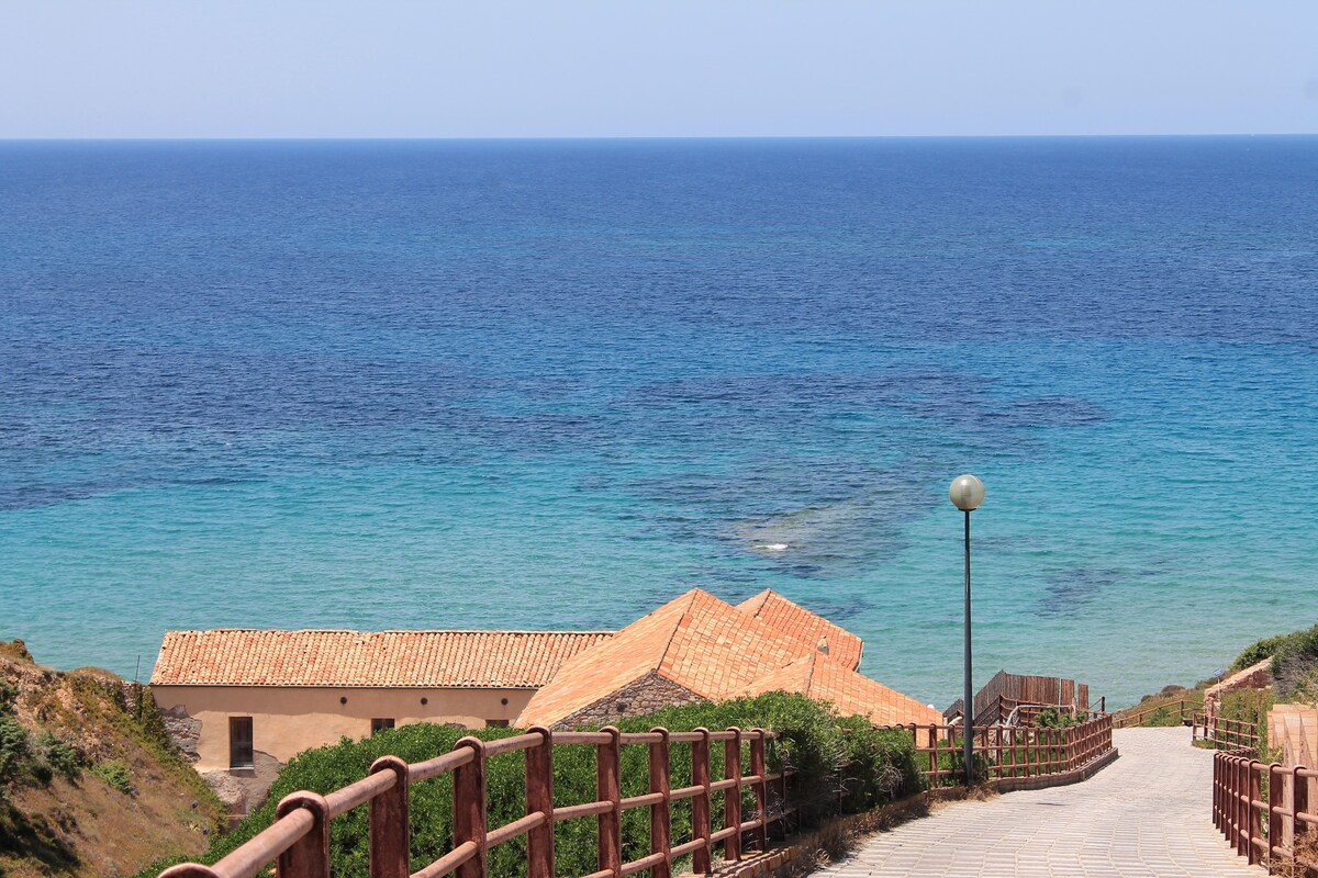 Casa sud sardegna CI italia a 15 gradini dal mare