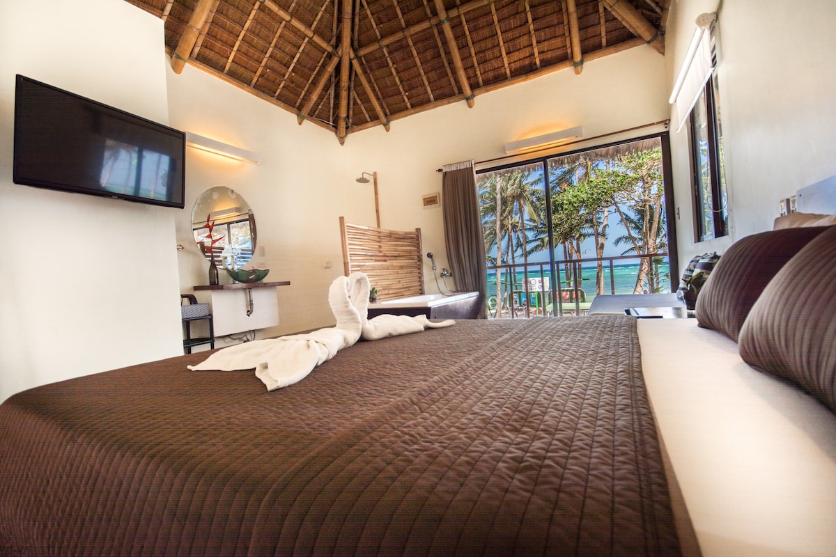 Beachside Ocean View Room with Bathtub