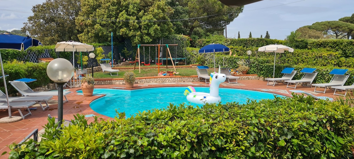 Villa privata con piscina e campo da tennis