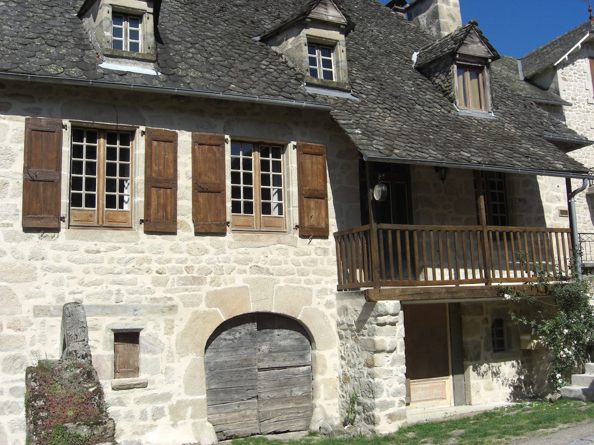 Correzien stone house deep in real France