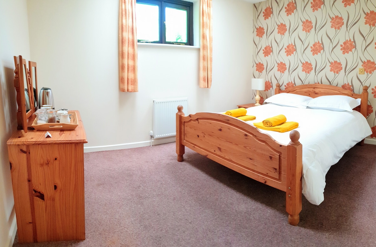 4. Lodiswell. EnSuite, King Size, Dartmoor Village