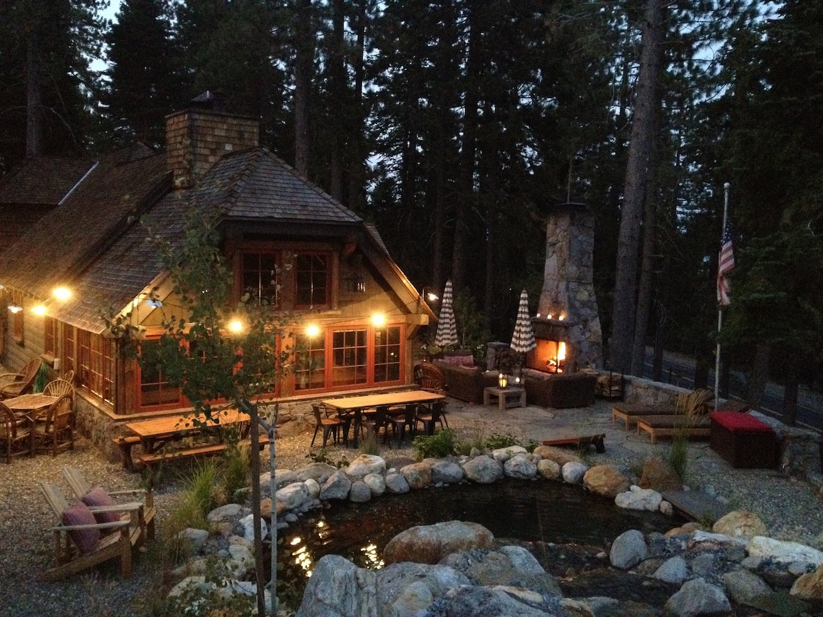 Escape to the Eagle Rock Lodge. Hot Tub- Beach