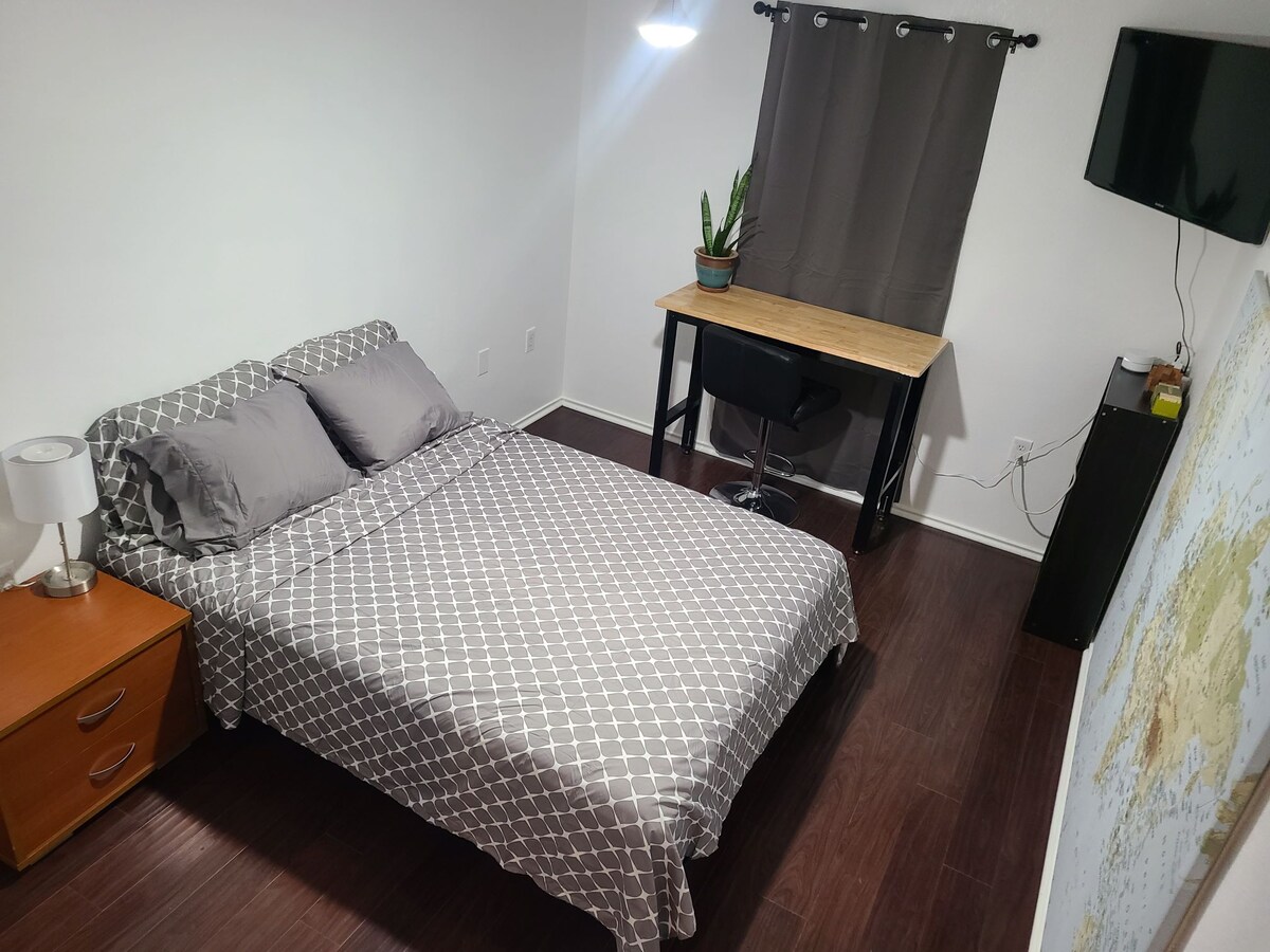 Affordable spot between airport and downtown.