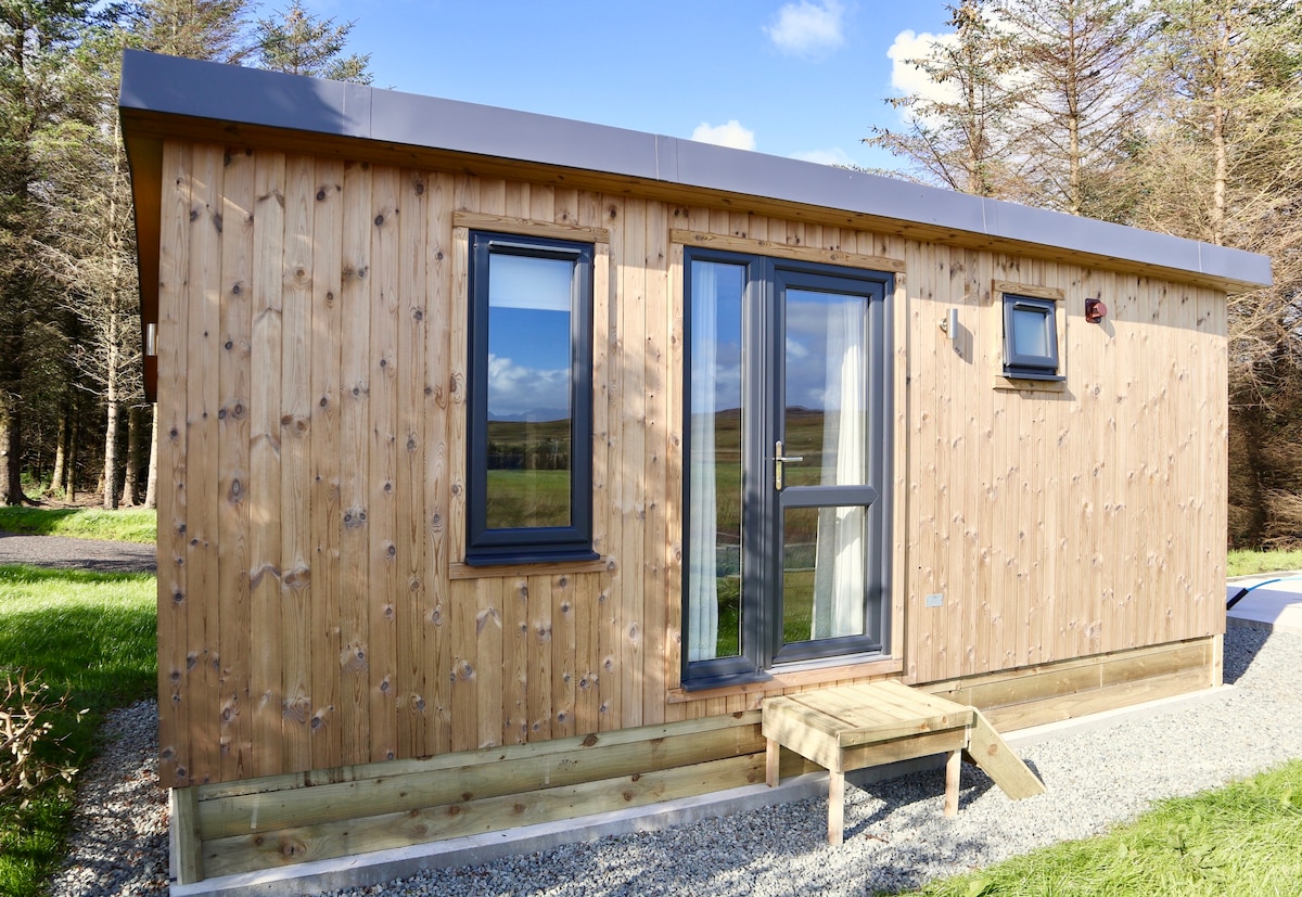 Tranquil Glen Tiny Lodge - a base to explore Skye!