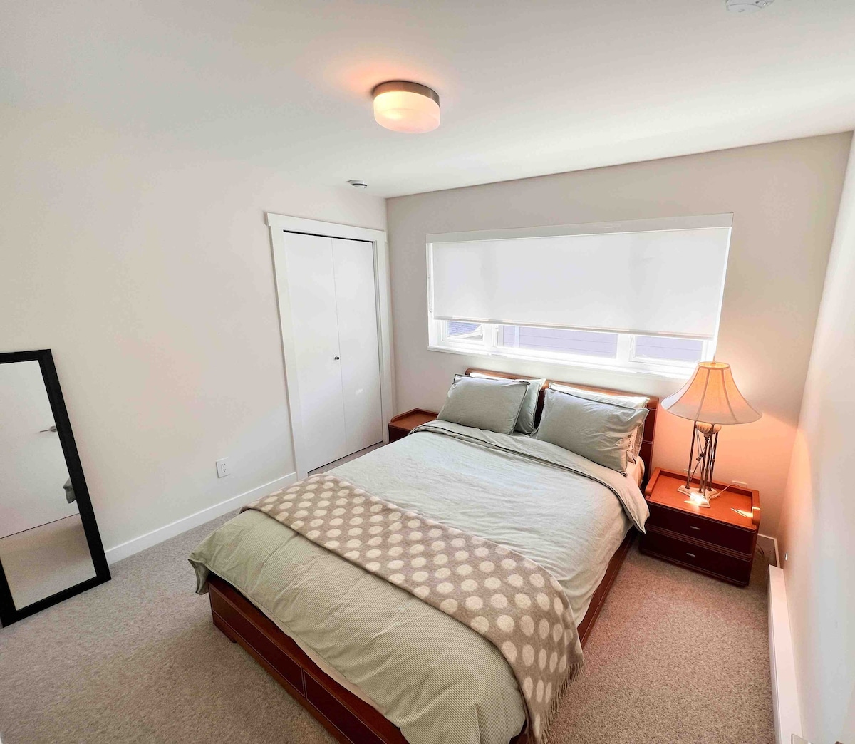 New Cozy One-Bedroom Coach House In Tsawwassen