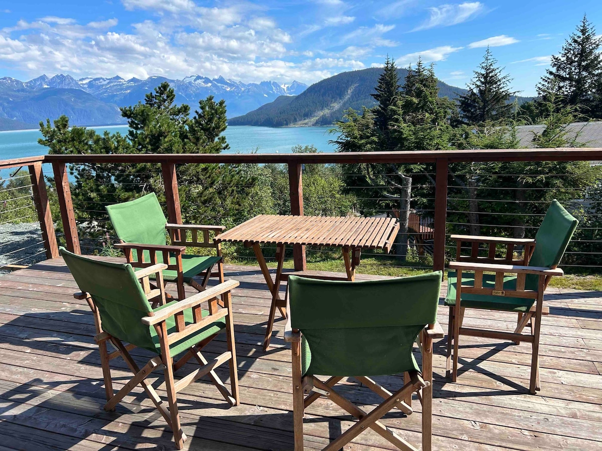 Four-bedroom home with amazing views in Haines