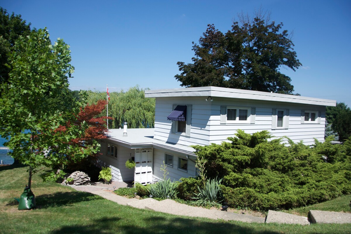 Big, comfy cottage on the riverbank