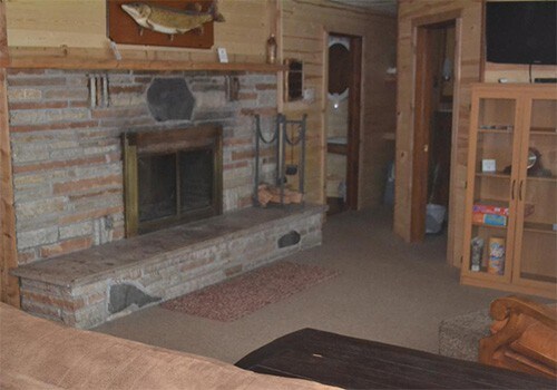 Northern Suite at AJ's Walleye Lodge