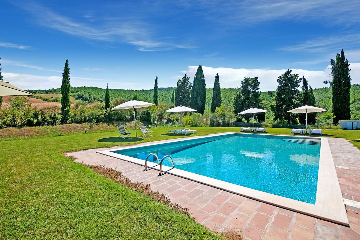 萨尔泰诺（ Sarteano ）带泳池的宽敞度假屋