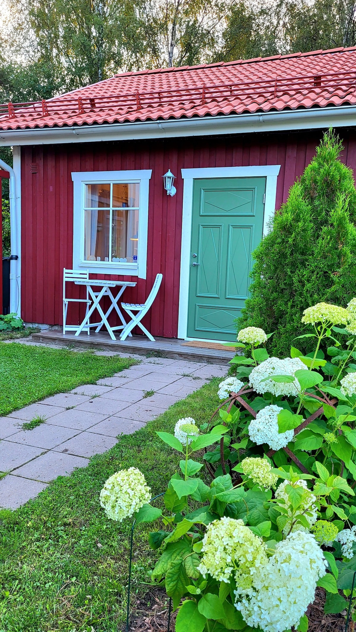 小木屋位于传统的瑞典环境中！