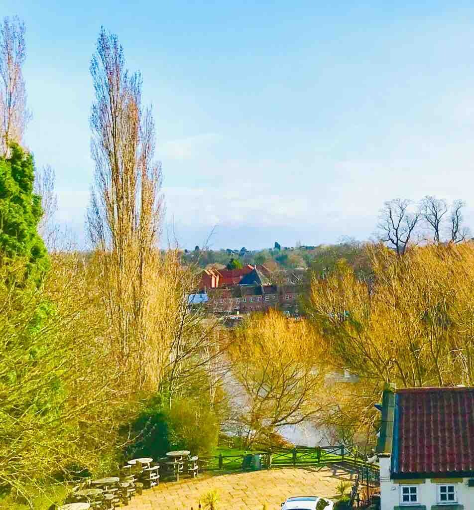 River Views Apartment