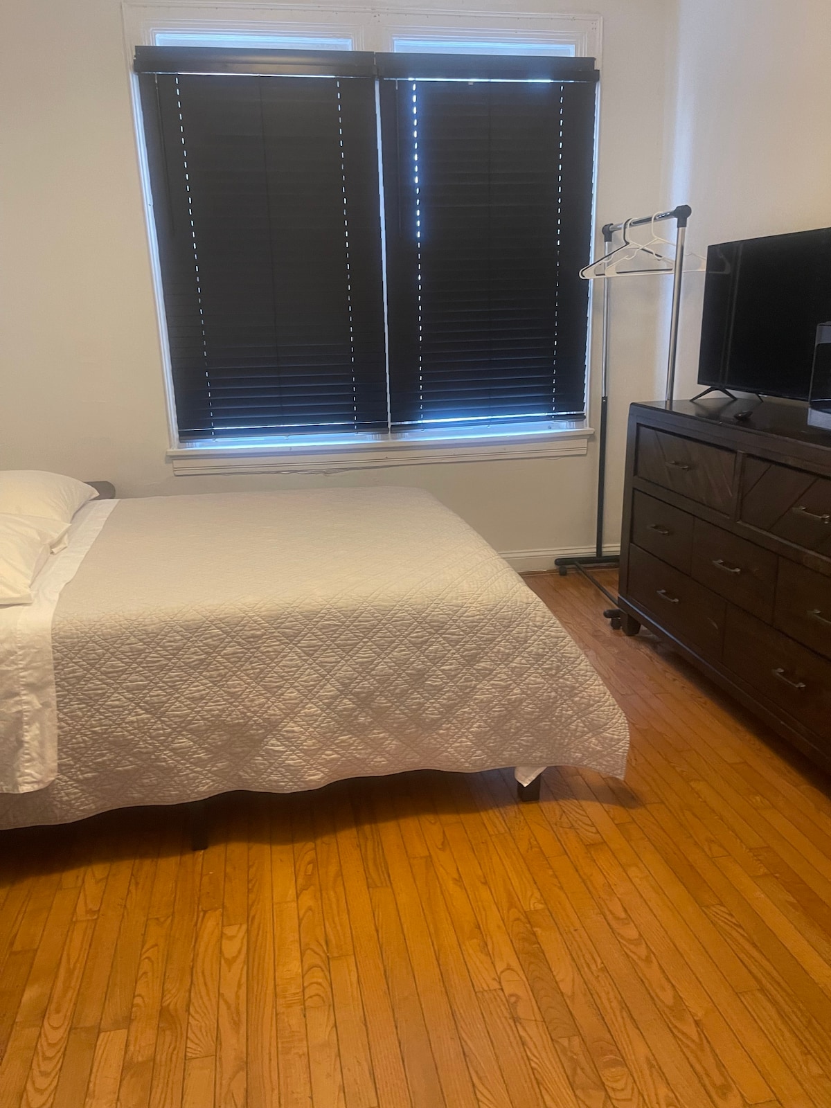convenient NW one bedroom/private bathroom DC