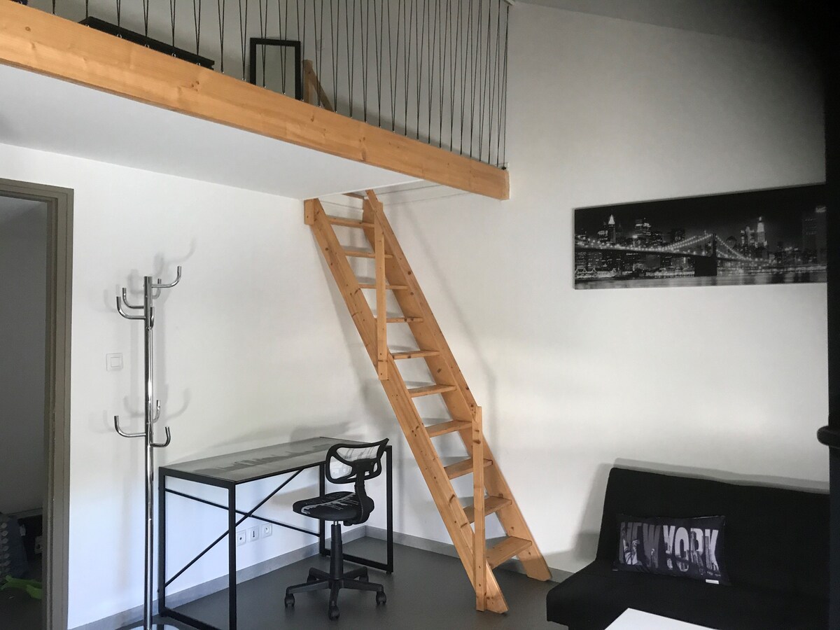 STUDIO 5 - 17 m2 Meublé + Mezzanine