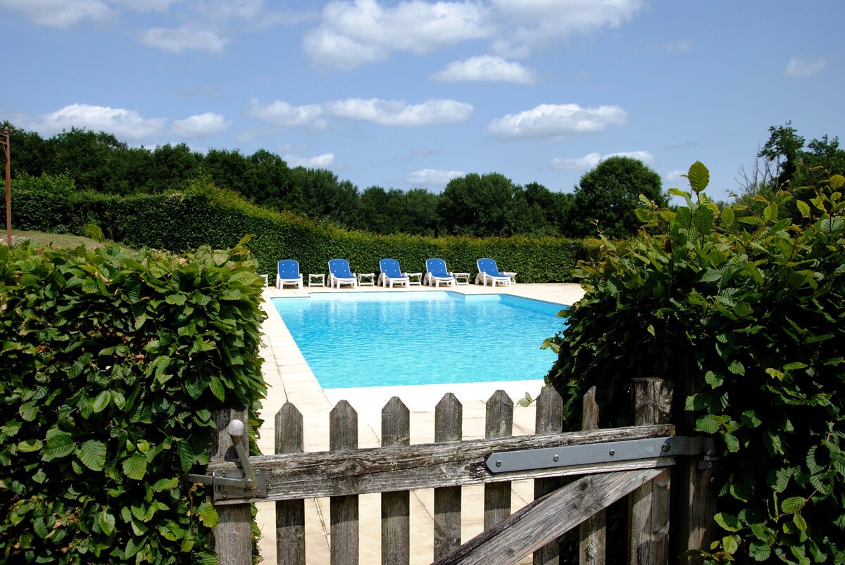 Cottage Le Verger 4* and heated pool 15/5 to 15/9