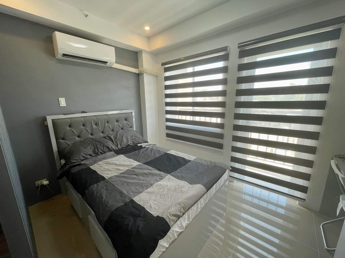 Cozy Room by Jeco in Parañaque