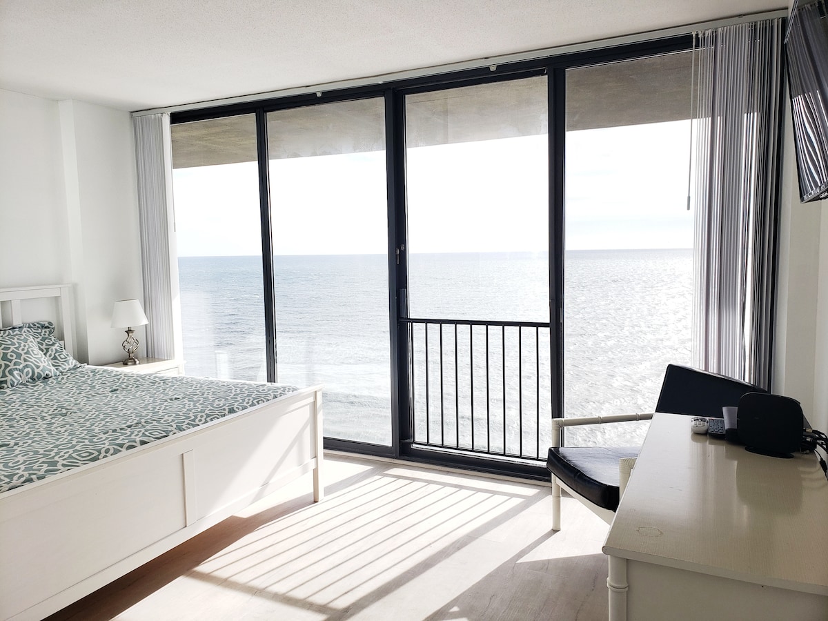 海滨海滩公寓，可欣赏海湾美景