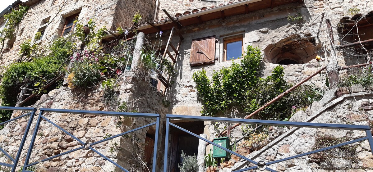 MAISONNETTE avec petite terrasse VUE panoramique