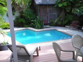 1 BLOCK OFF DUVAL!  PRIVATE POOL AND HOT TUB