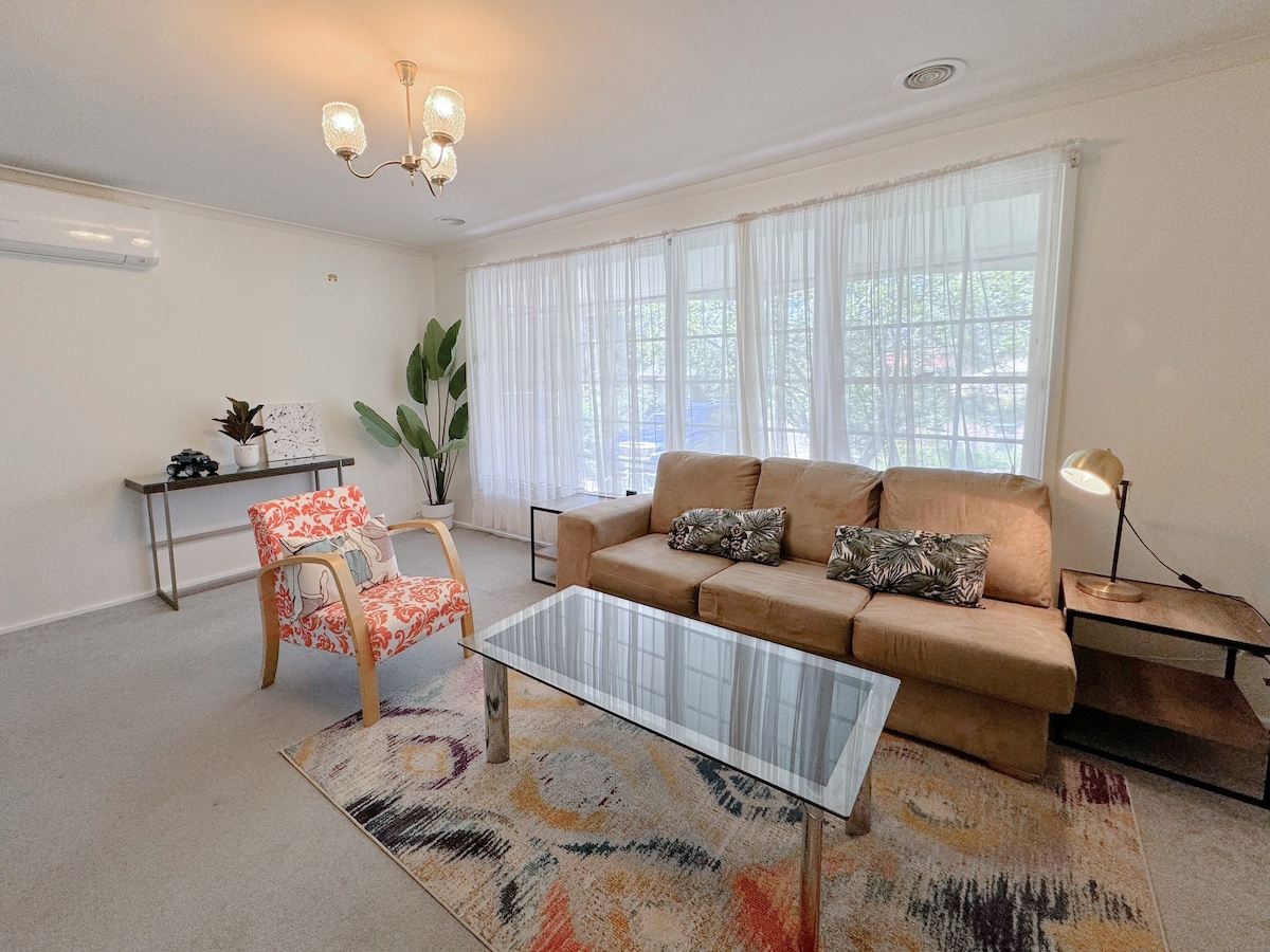 Urban - Cozy&Sweet 3BR house@Belconnen Central