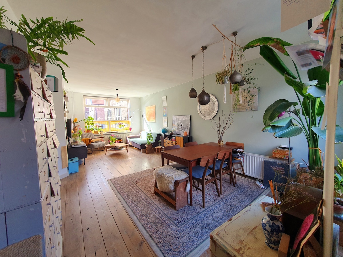 Authentic house near historical center & Amsterdam