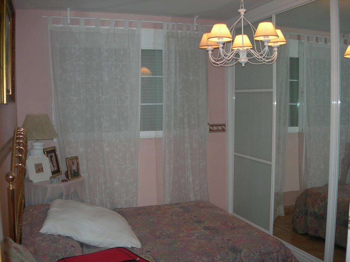 房间愿望是两张床，配有独立卫生间。