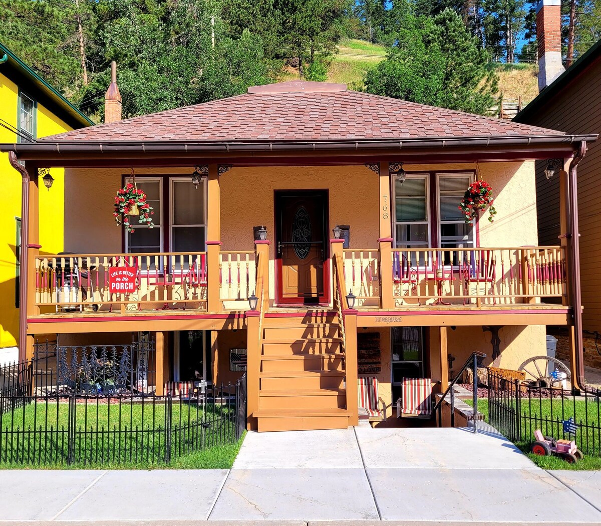 Stay in the Heart of Deadwood at the Jordan's!