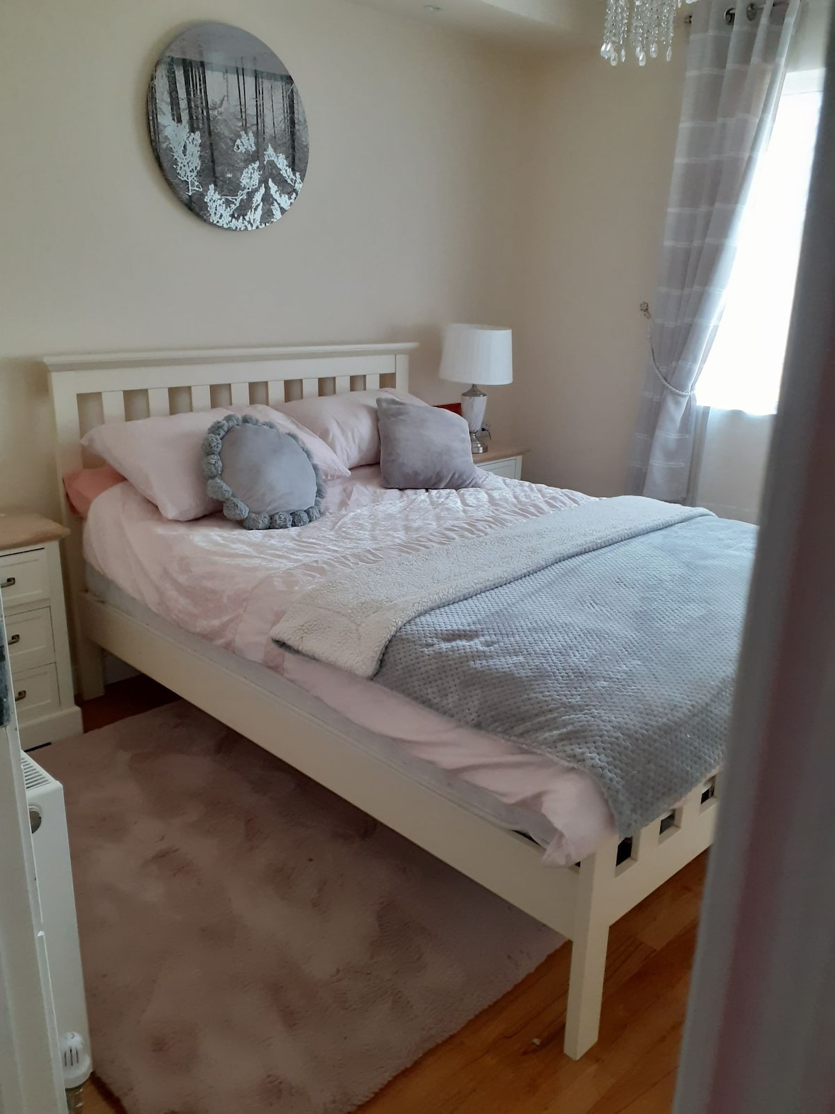 3 Cheerful Double rooms 
1 mile from Donegal Town