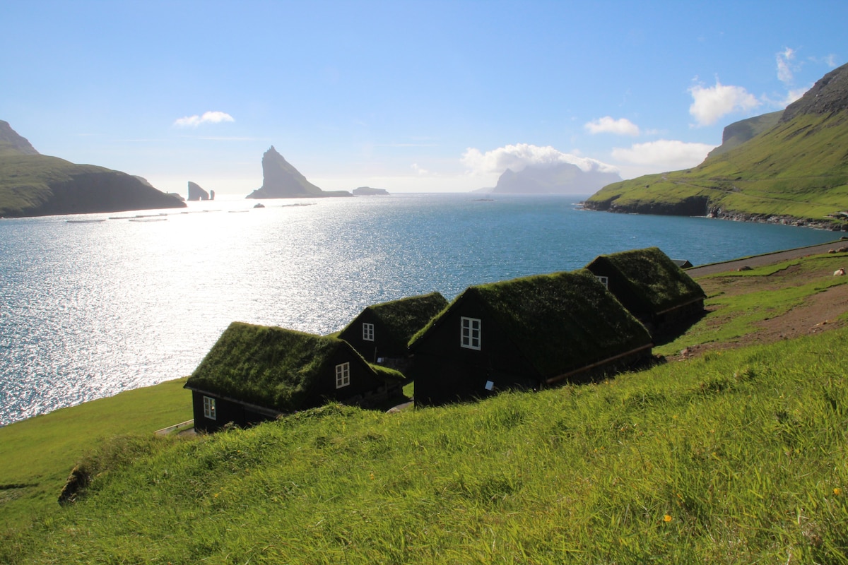 The View to Drangarnar, Tindholm end Mykines